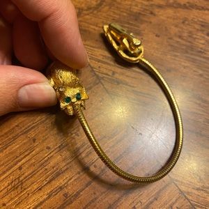 Vintage 1950-1960 cat chasing mouse cardigan holder